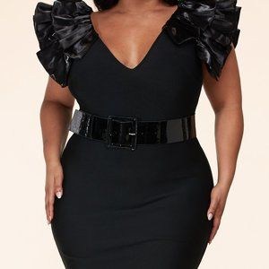 LITTLE BLACK DRESS WITH AN BELT